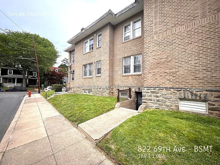 822 69th Ave #BASEMENT — Photo 1