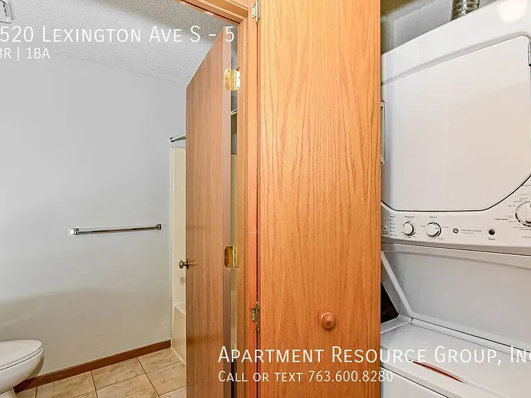 3520 Lexington Ave #5 — Photo 16