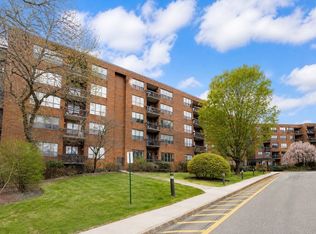 210 Nahanton St APT 102, Newton, MA 02459