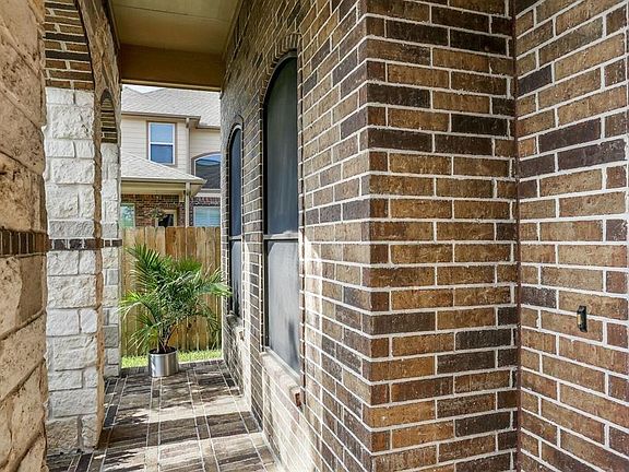 4th image of 26105 Gallant Knight Ln