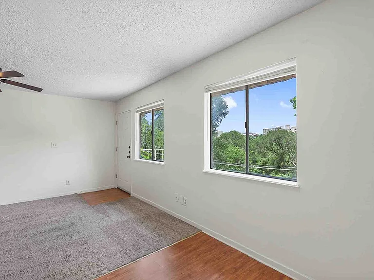 Chestnut Place Apartments — Photo 2
