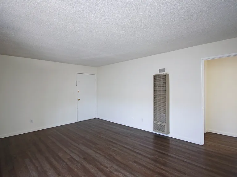 896 Magnolia Ave #4 — Photo 9