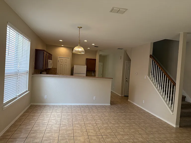 2526 Silverton Wind — Photo 2