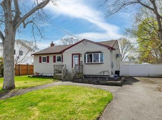 1221 3rd Street, West Babylon, NY 11704
