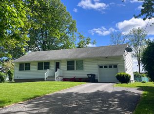 32 Old Sparrowbush Rd, Latham, NY 12110