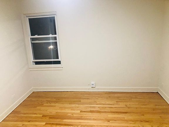 4th image of 4814 Greenwood St #1