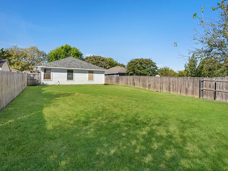 724 Pace Dr — Photo 19