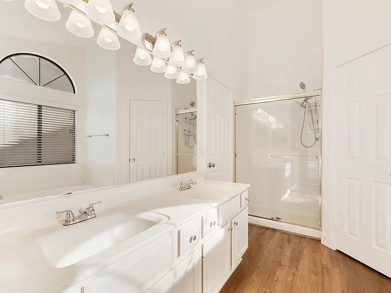 5656 E Saint John Rd — Photo 12