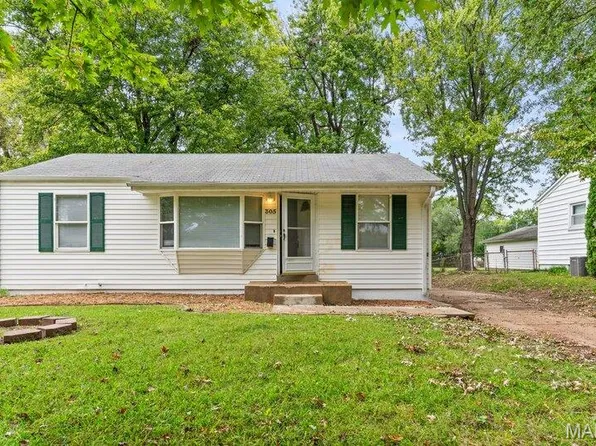 305 S Lafayette St, Florissant, MO 63031