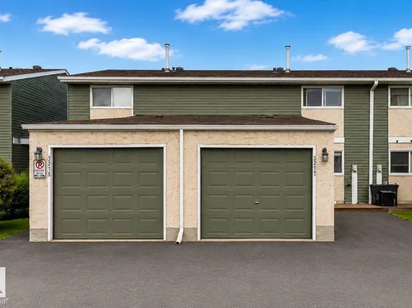 3217 132a Ave NW, Edmonton, AB T5A 3K4