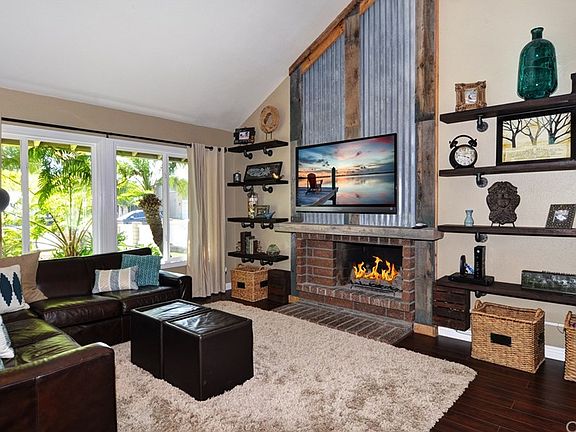 4th image of 4585 E Larkspur Cir