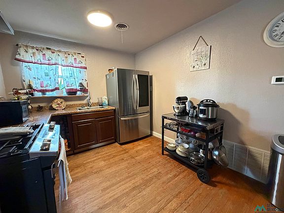 5th image of 2816 Sheldon St