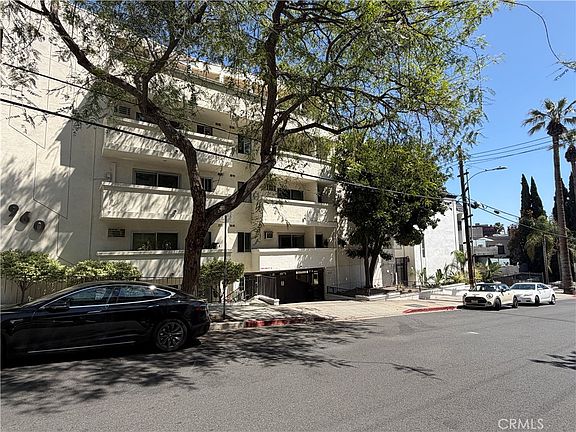 3rd image of 960 Larrabee St