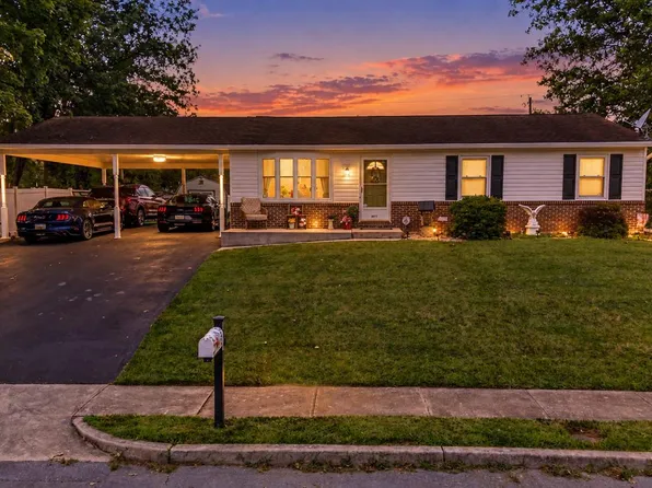 1077 Bramly Dr, Hagerstown, MD 21742