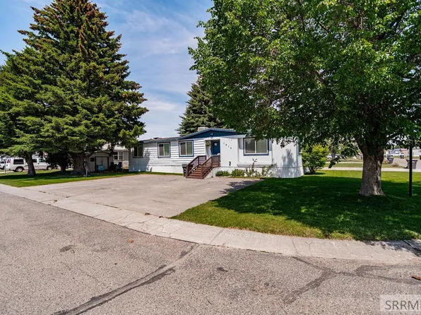 1915 Whispering Pines Dr, Idaho Falls, ID 83401