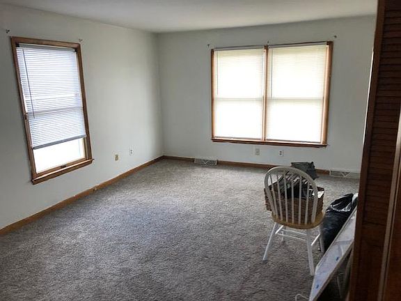 3rd image of 563 Liberty St #563