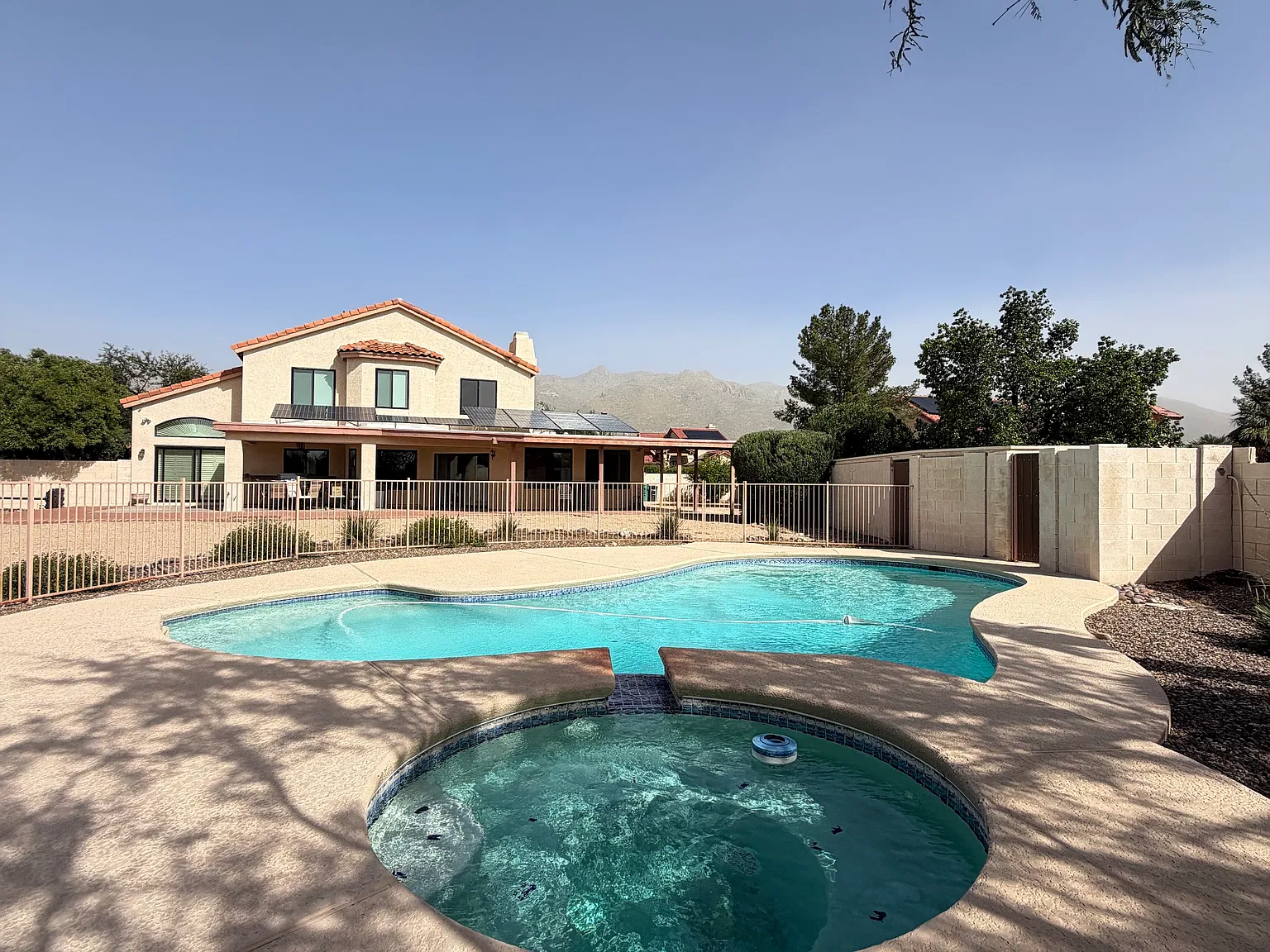 5 bed, 3718 sqft, $5,250 — Photo 2
