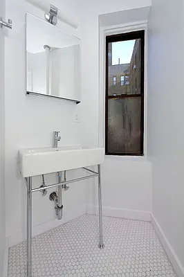 Rented by Aether Property Group | media 10