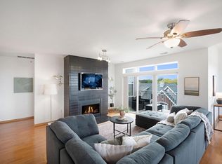 3862 S Lake Dr UNIT 404, Milwaukee, WI 53235