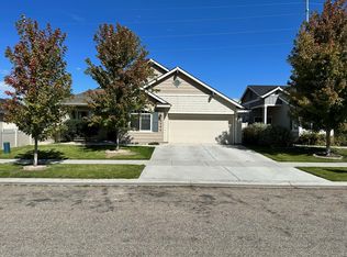 5392 W Los Flores St, Meridian, ID 83646