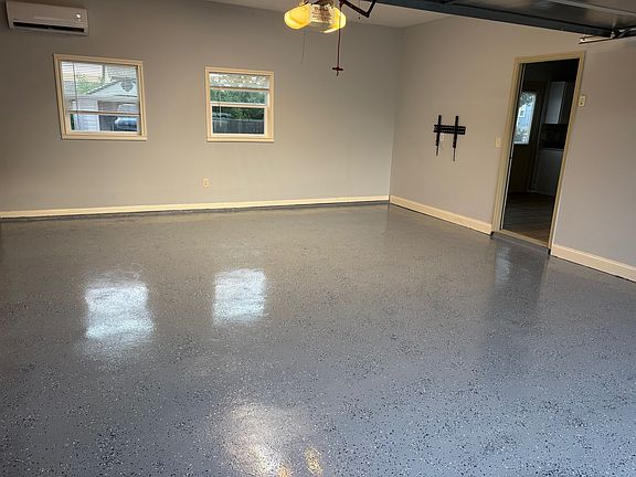 5th image of 823 Greene Way