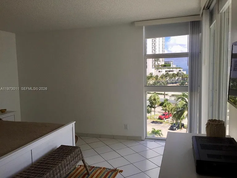 100 Bayview Dr #516 — Photo 33