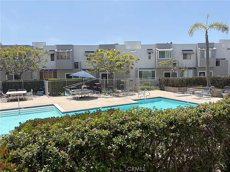 501 Herondo St — Photo 19