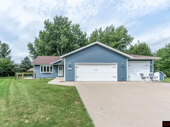 828 Hillside Ct, Nicollet, MN 56074