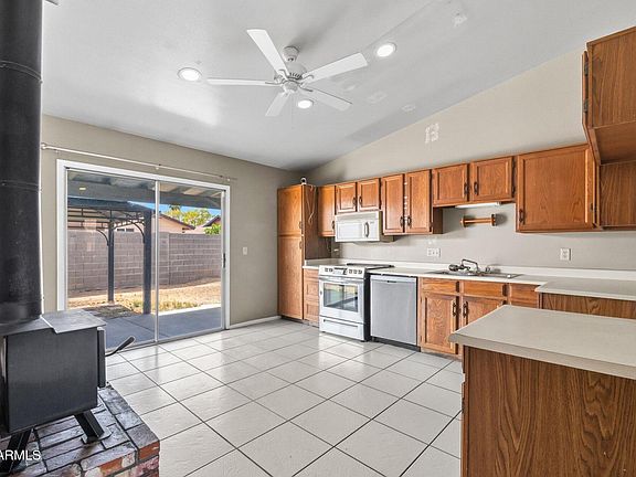 4th image of 401 E ORAIBI Drive