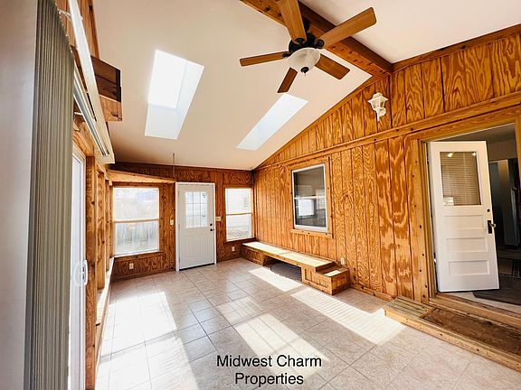 Large sunroom, great for entertaining. Off the kitchen