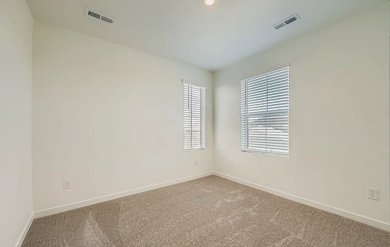 3 bed, 2.5 bath, 1474 sqft, $2,800 — Photo 4