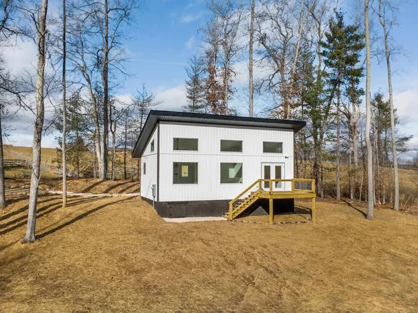 2104 Ridgeview Rd NW, Floyd, VA 24091