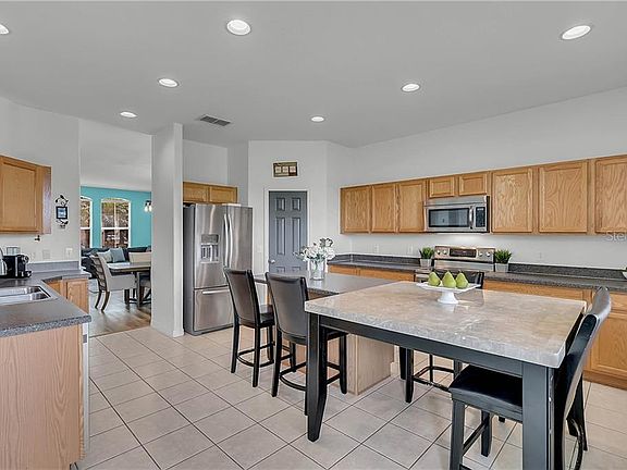 5th image of 9820 Heron Pointe Dr
