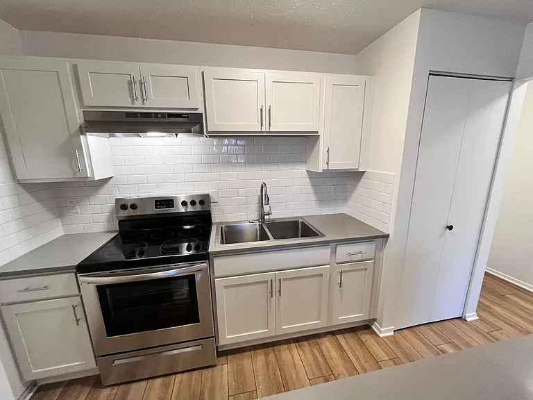 Acres Crossing Apartments — Photo 11
