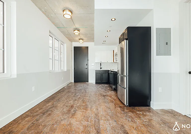 31-19 37th St #4C — Photo 4