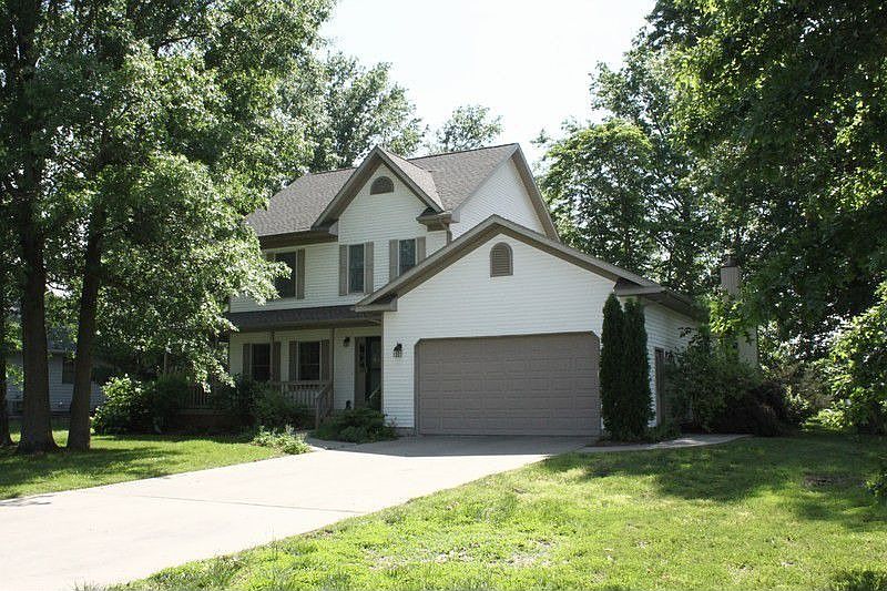 1st image of 422 S Deer Lake Dr E