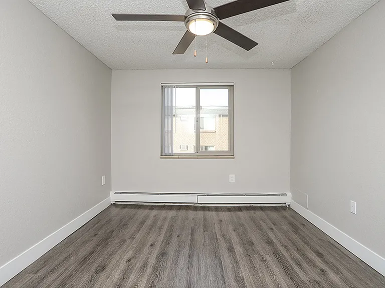 South Washington St Apts — Photo 48