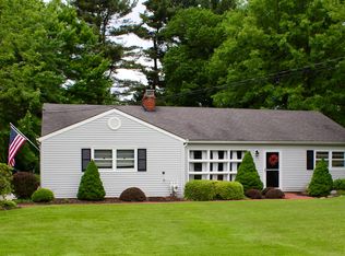 109 Fernwood Rd, Chagrin Falls, OH 44022