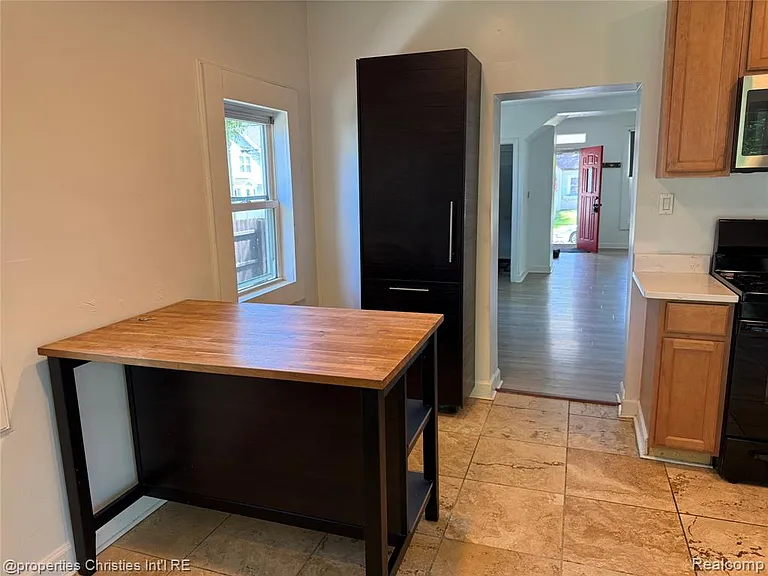 225 Fairgrove Ave — Photo 5