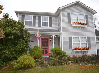 8 Misty Ridge Cir, Poughkeepsie, NY 12603