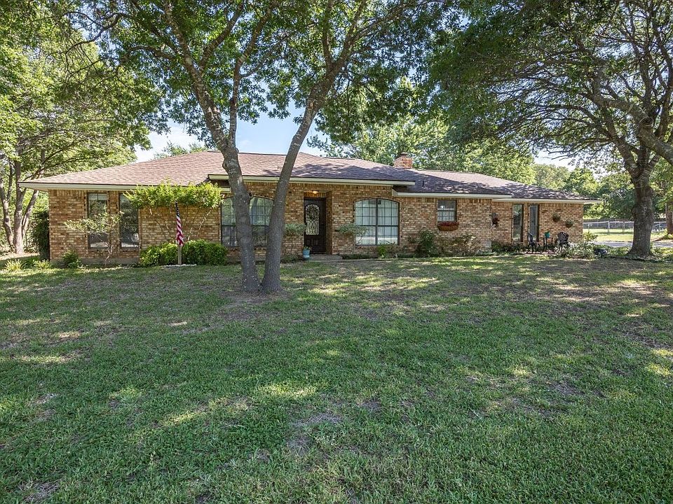 1st image of 102 Silverwood Dr