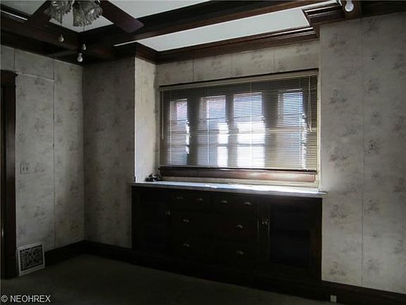 5th image of 307 Bonnie Brae Ave NE