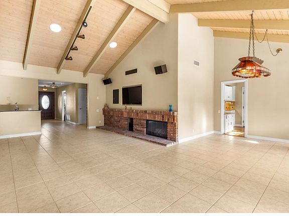 3rd image of 4350 Mahogany Cir