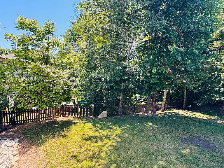 5 Averil Ct — Photo 43