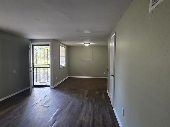 3rd image of 4918 Berta Rd