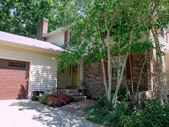 2nd image of 3417 Heritage Pl