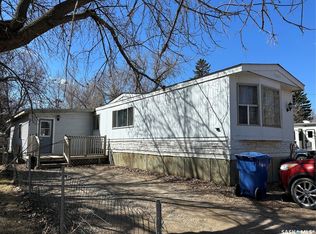 833 Beryl Ave, Oxbow, SK S0C2B0