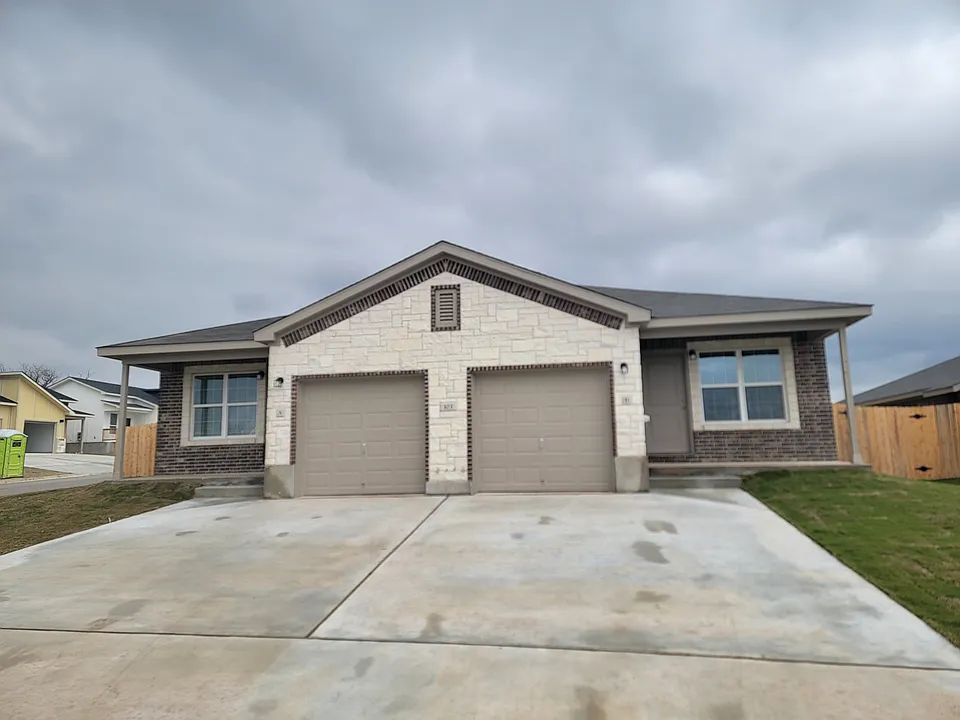 103 Dolphin Dr #B