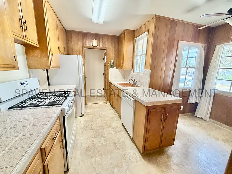 4750 El Molino Ave — Photo 5