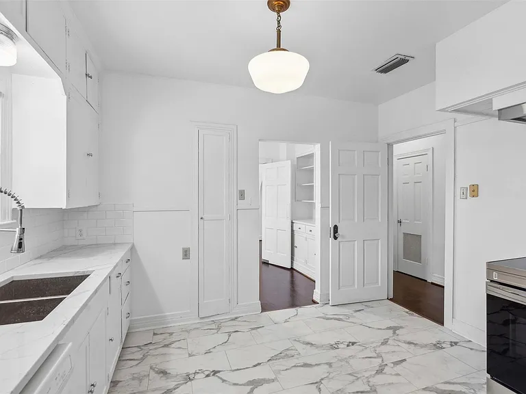 6132 Victor St — Photo 15